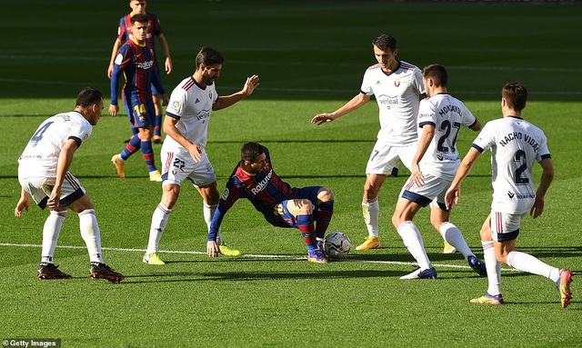 Barcelona thắng đậm Osasuna trong ngày Messi tri ân Maradona - 6